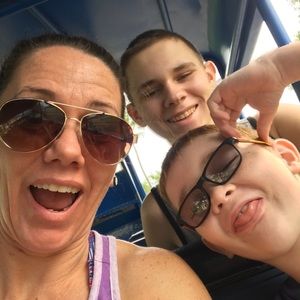 Meet your Posher, Dana